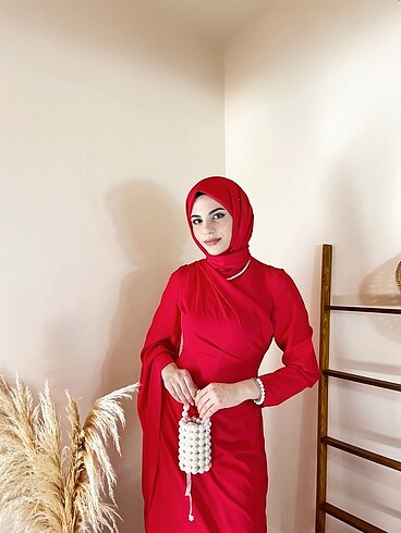 Kırmızı Abiye