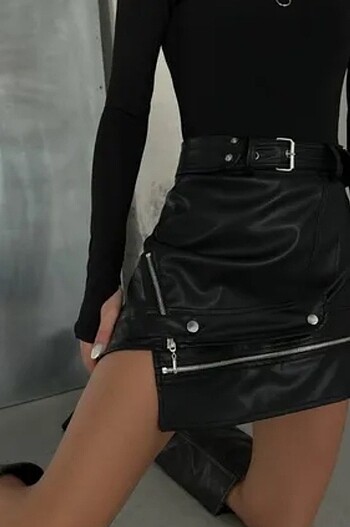 Black marka etek