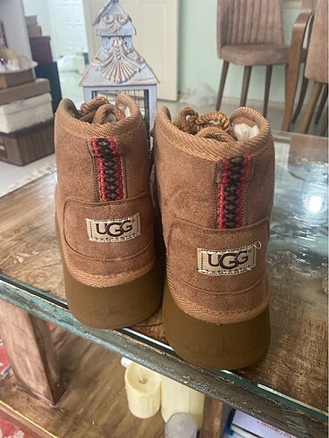 38 Beden Ugg bot