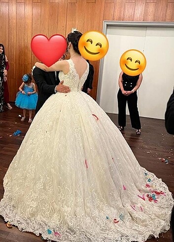 Diğer Gelinliğim özel tasarımdır Almanya'dan alınmıştır