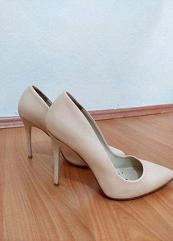 KREM RENGİ STILETTO