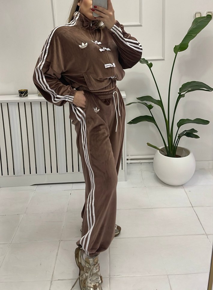 Retro Kahverengi Spor Takım — görsel 2/3