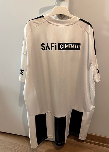 Beşiktaş çubuklu forma - Görsel 2