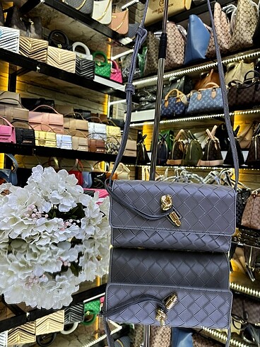 Diğer BOTTEGA VENETTA