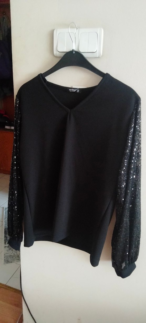Siyah Simli Uzun Kollu V Yaka Bluz - Görsel 4