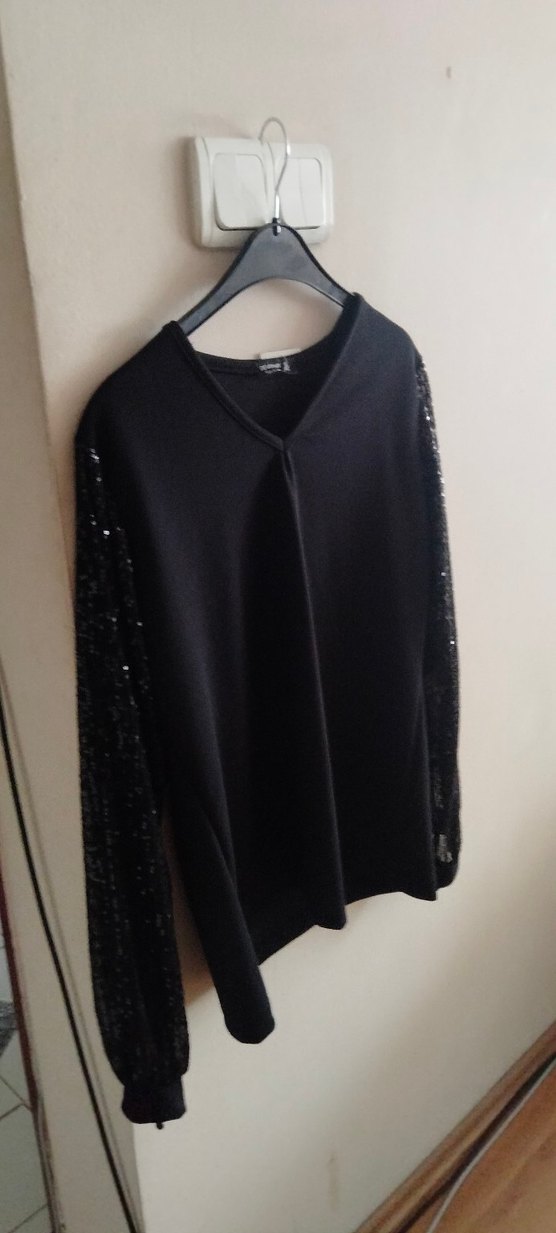 Siyah Simli Uzun Kollu V Yaka Bluz - Görsel 5