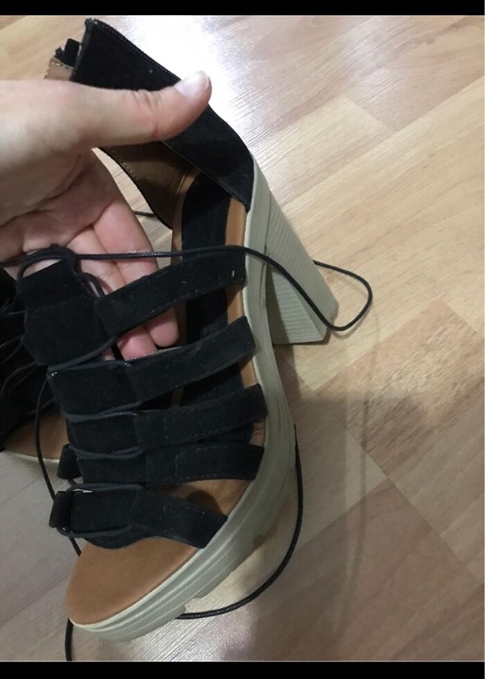 Siyah Topuklu Ayakkabı - Görsel 4