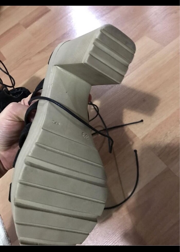 Siyah Topuklu Ayakkabı - Görsel 5