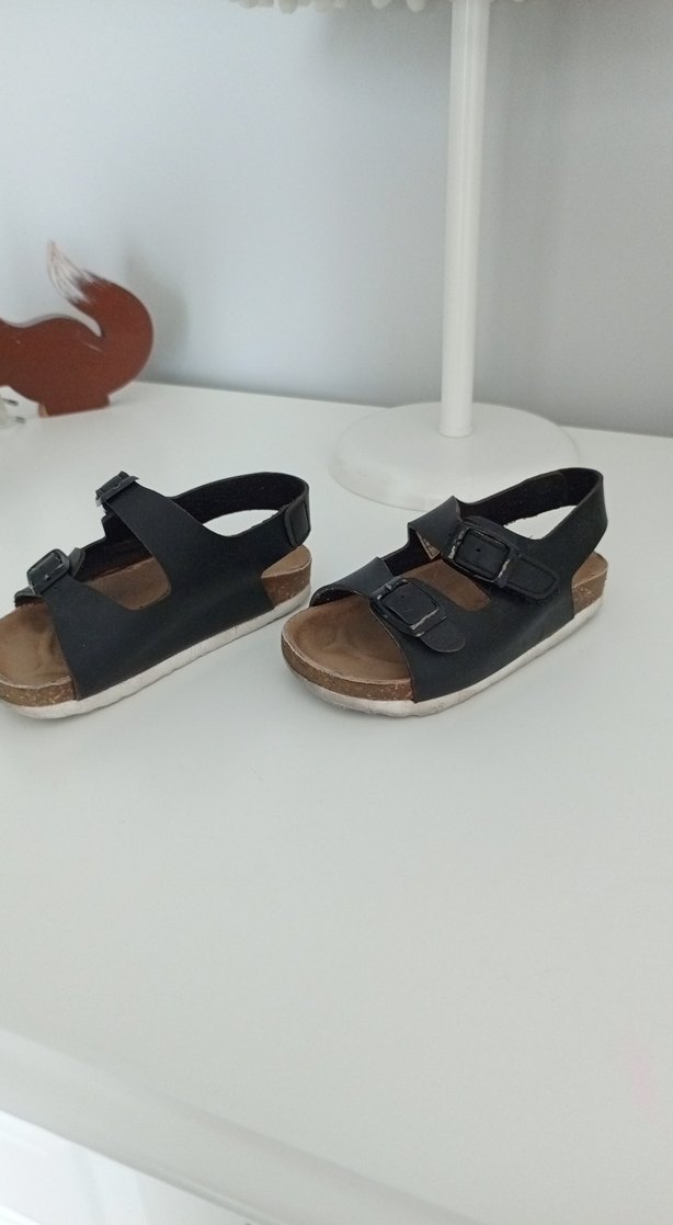 Erkek Çocuk Siyah Tokalı Sandalet - Görsel 2