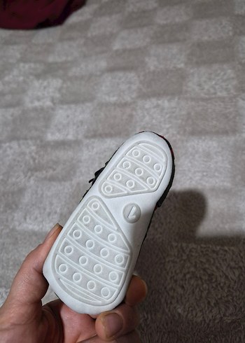 Çiçek Desenli Tokalı Siyah İlk Adım Ayakkabısı - Görsel 4