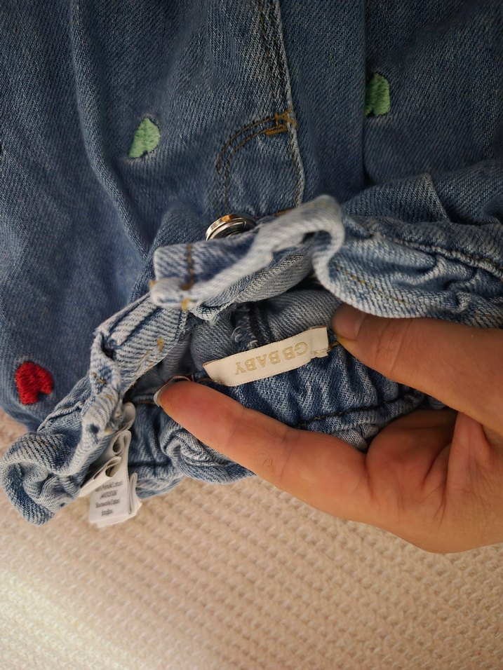 Nakışlı Düğmeli Rahat Kesim Kız Kot Pantolon - Görsel 3