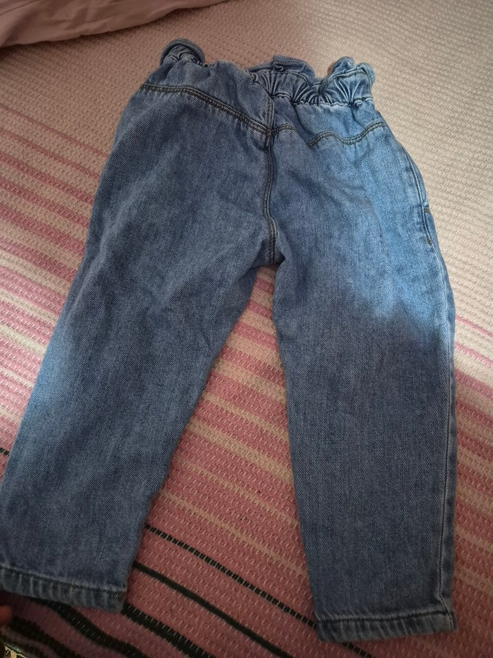 Nakışlı Düğmeli Rahat Kesim Kız Kot Pantolon - Görsel 4