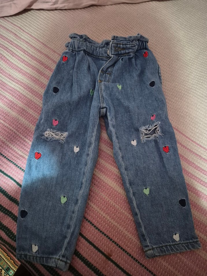 Nakışlı Düğmeli Rahat Kesim Kız Kot Pantolon - Görsel 2