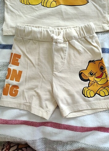 1 Yaş Beden ten rengi Renk Lion king şortlu takım