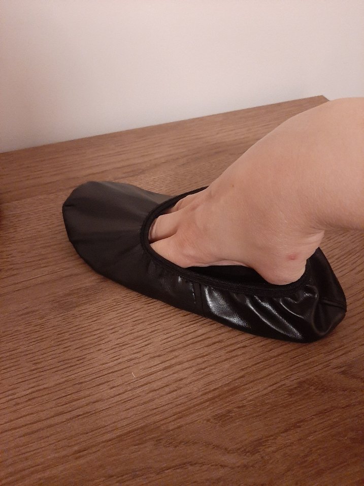 Siyah Lastikli Çocuk Balerin  pisi pisi Ayakkabısı - Görsel 2