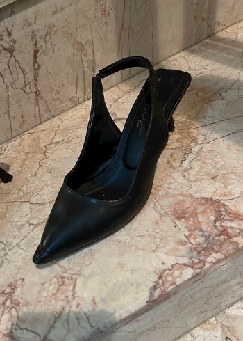 Diğer Siyah Stiletto Topuklu Tokalı Kadın Ayakkabı