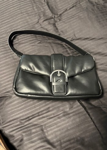 Siyah Deri Tokalı Kadın Çantası - Görsel 2