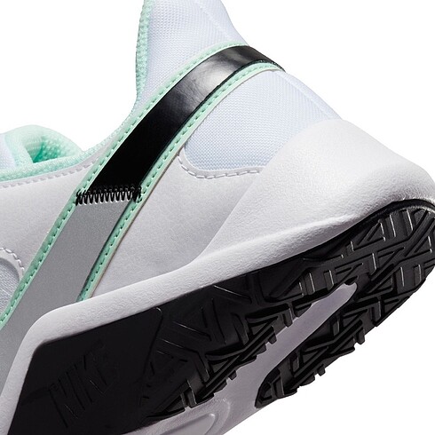 39 Beden Nike Legend Essential 2 - 39 Numara