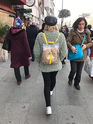 El yapımı şeffaf sırt çantası 