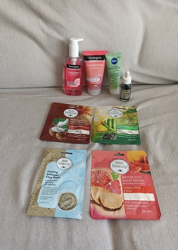 Kadınlar için Cilt Bakım Maskeleri ve Peeling Seti