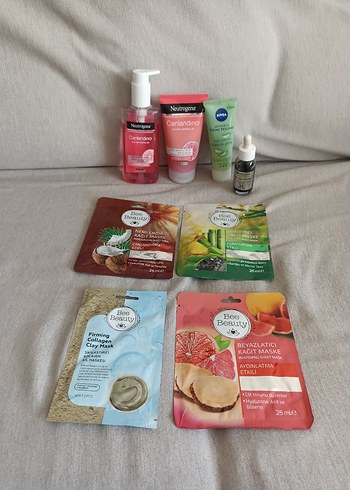Neutrogena Kadınlar için Cilt Bakım Maskeleri ve Peeling Seti