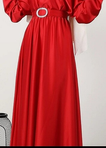 Kırmızı abiye  - Görsel 2