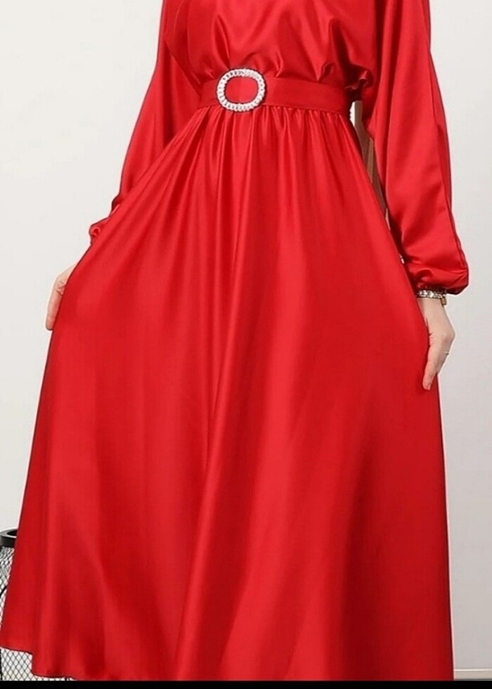 Kırmızı abiye  - Görsel 3