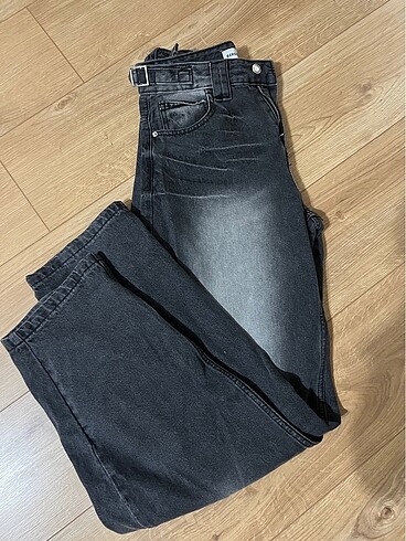 BERSHKA jean