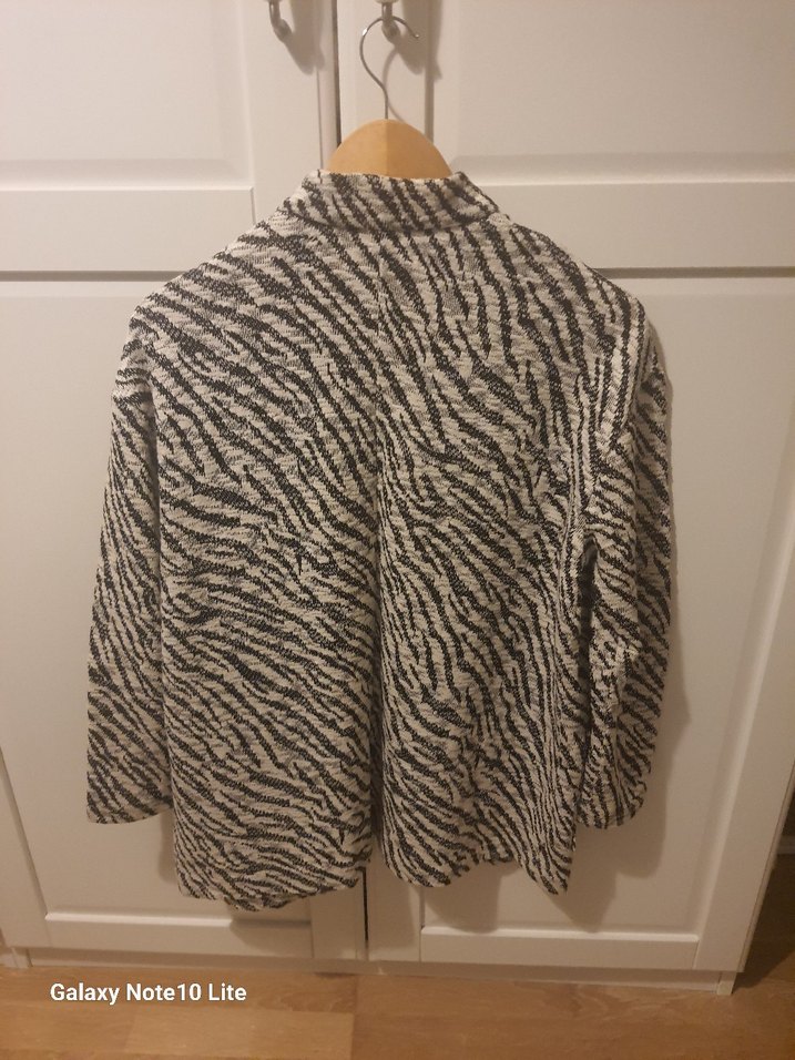 Gri Zebra Desenli Midi Kadın hırka - Görsel 3