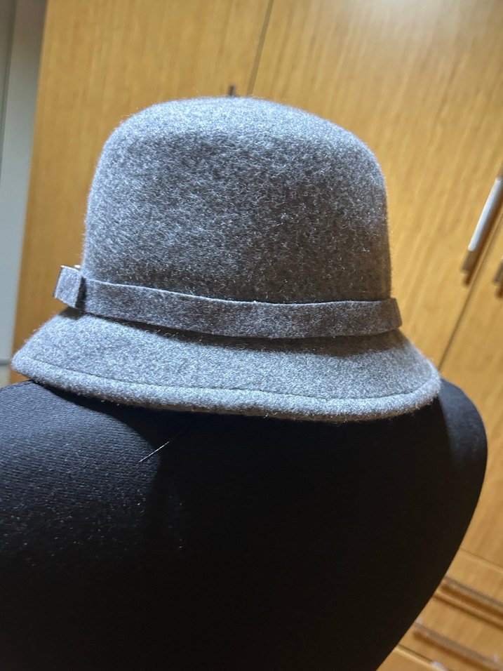 Gri Yün Kadın Şapka Tokalı - Görsel 3