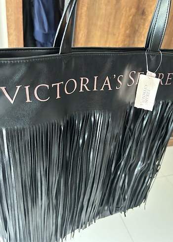 Victoria s Secret Victoria's Secret Siyah Deri Püsküllü Çanta
