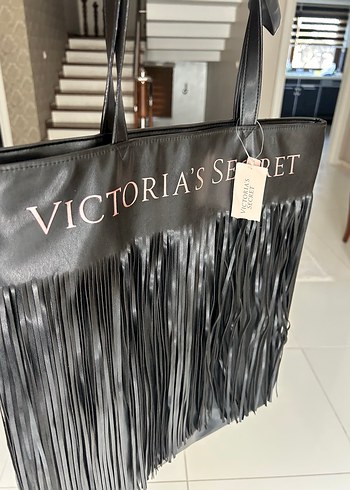 Beden Victoria's Secret Siyah Deri Püsküllü Çanta