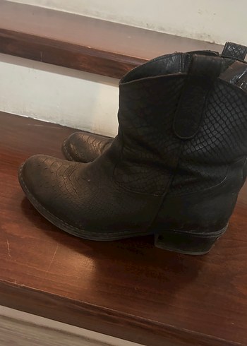 Siyah hotiç çizme - Görsel 2