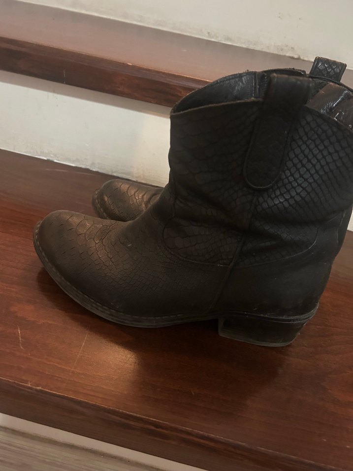 Siyah hotiç çizme - Görsel 2