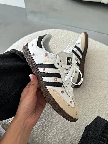 Adidas Spor Ayakkabı