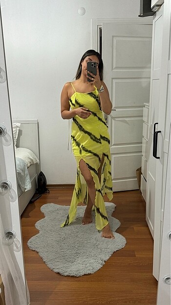m Beden BERSHKA YAZLIK ELBİSE