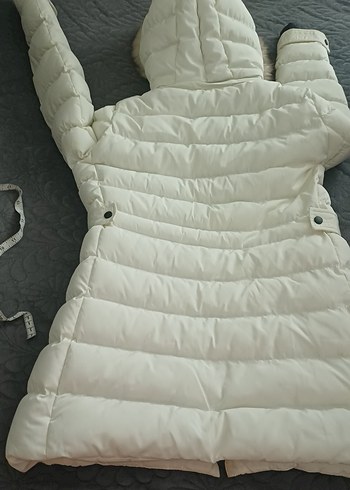 Kürk Detaylı Beyaz Kadın Kışlık Mont - Görsel 8