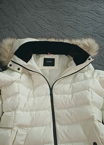 Kürk Detaylı Beyaz Kadın Kışlık Mont - Görsel 9