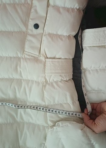 Kürk Detaylı Beyaz Kadın Kışlık Mont - Görsel 3