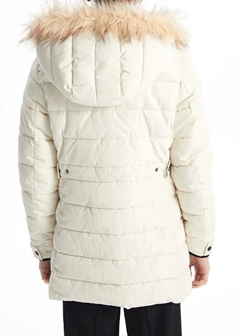 Kürk Detaylı Beyaz Kadın Kışlık Mont - Görsel 10