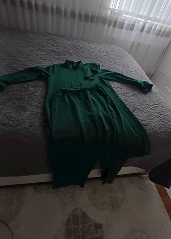 Uzun Kollu Yeşil Kadın Tunik - Görsel 5