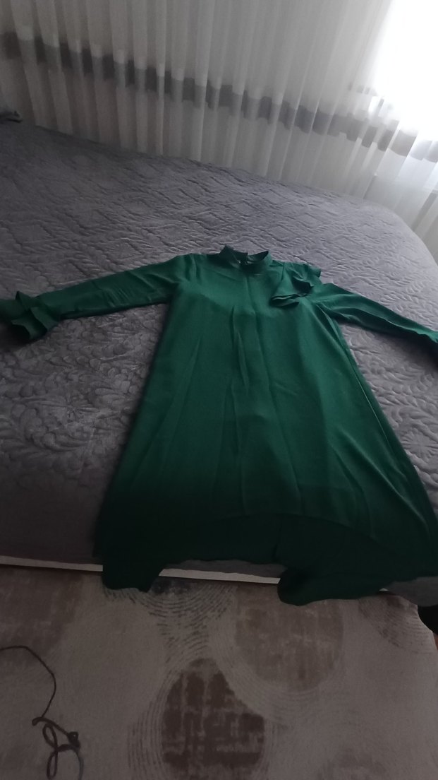 Uzun Kollu Yeşil Kadın Tunik - Görsel 3