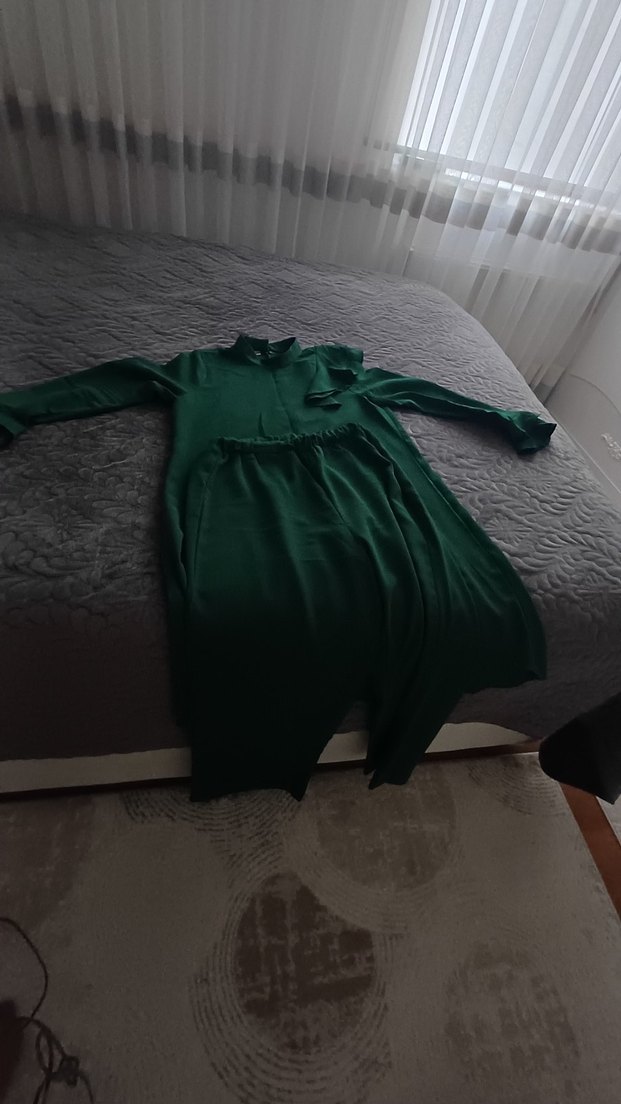 Uzun Kollu Yeşil Kadın Tunik - Görsel 5