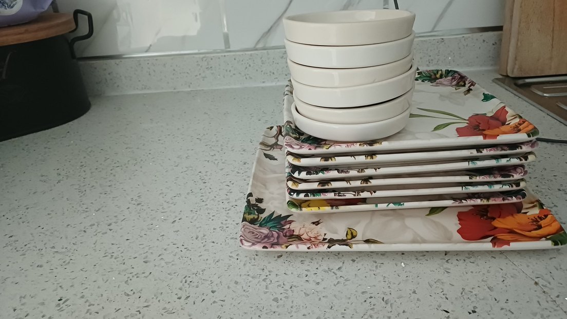 Çiçek Desenli Beyaz Tabak Seti - Görsel 5