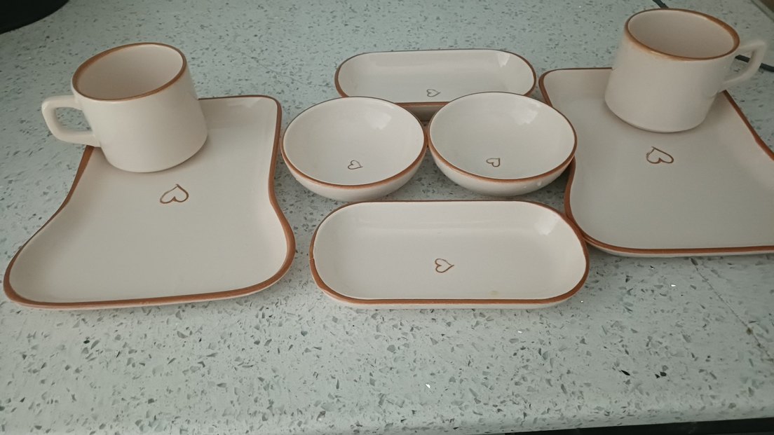 Beyaz Kalp Desenli Seramik Yemek Takımı - Görsel 3