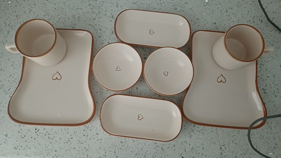 Beyaz Kalp Desenli Seramik Yemek Takımı - Görsel 4