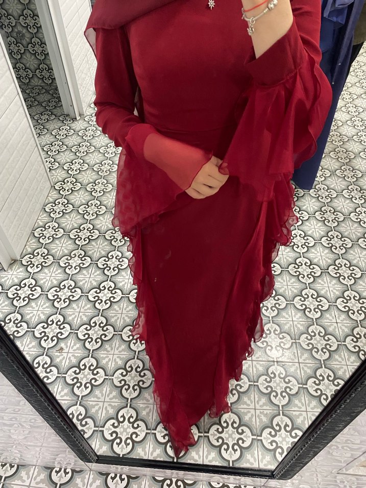 Bordo fırfırlı elbise - Görsel 2