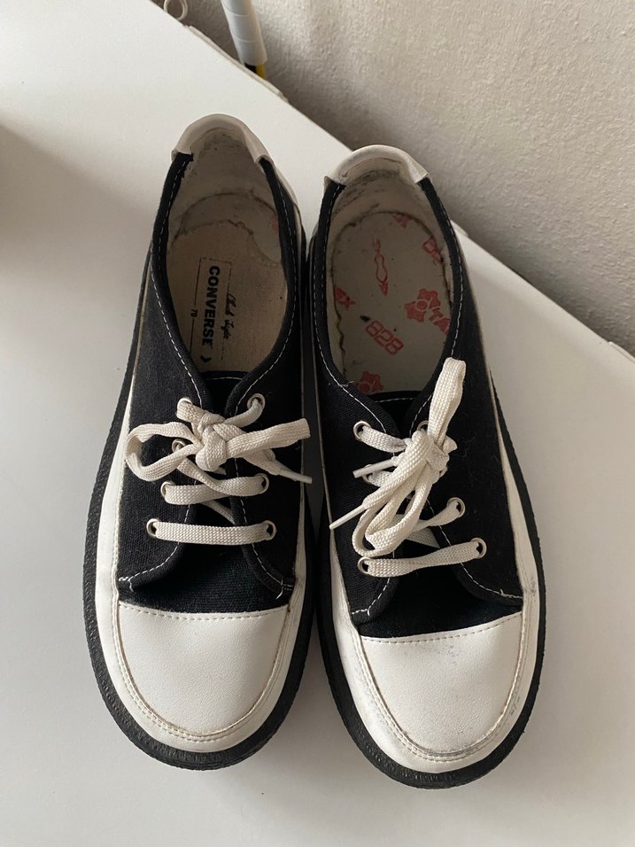 Beyaz Siyah Platform Topuklu Minimalist Spor Ayakkabı - Görsel 2