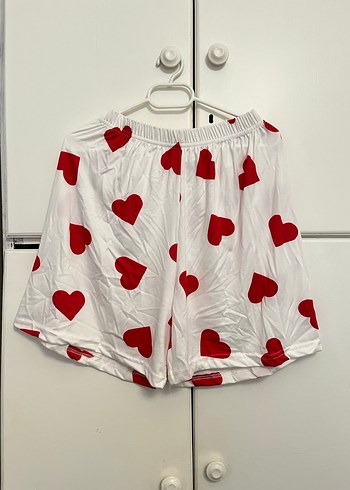 Kırmızı Kalp Desenli Beyaz Pijama Takımı - Görsel 2