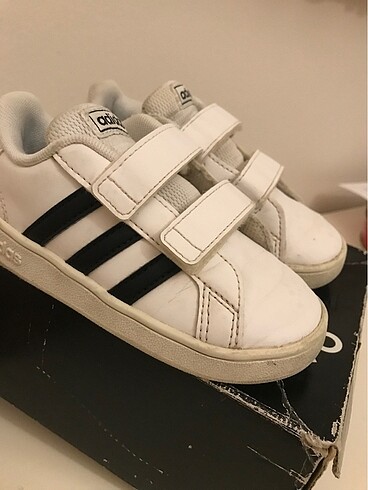 24 Beden beyaz Renk Adidas 24 no